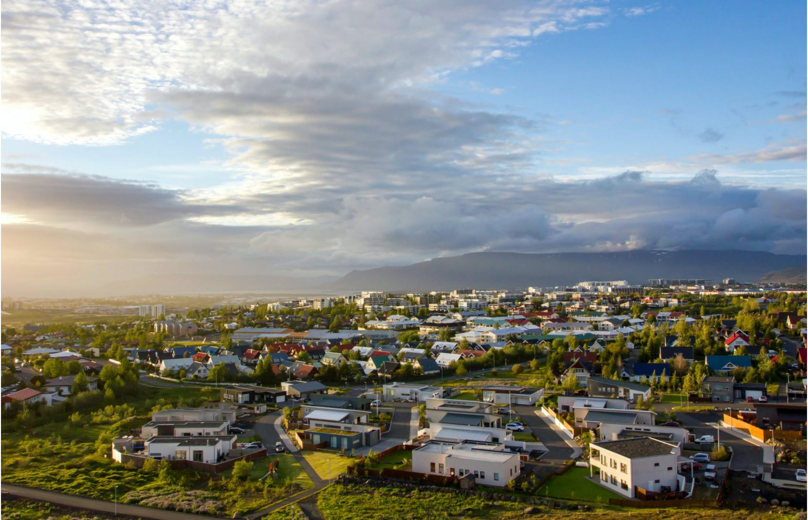 Cheap Business Class & First Class Flights to Reykjavik