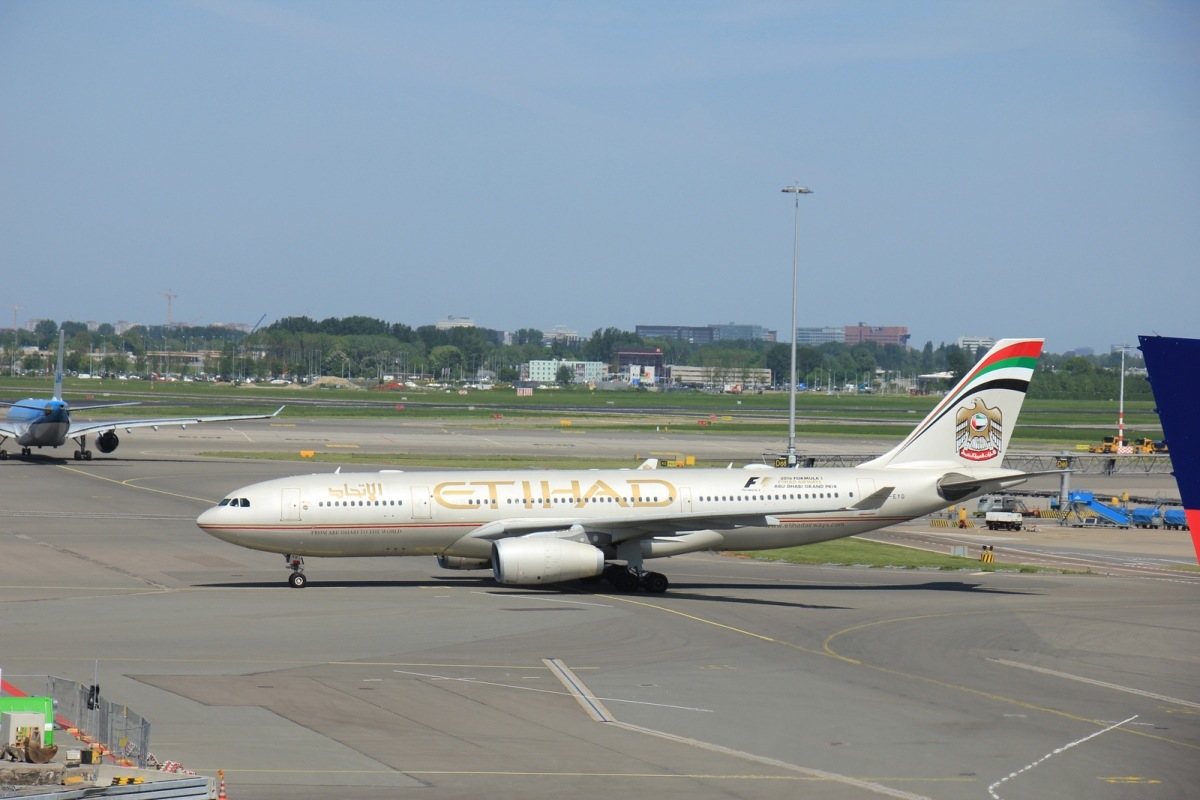 Unveiling the Best Business Class Airlines to Athens 4