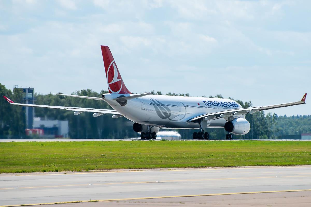 Unveiling the Best Business Class Airlines to Athens 3